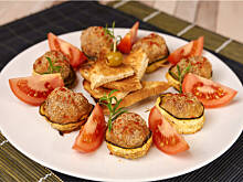 Fot. Wkn, Klopsiki zawijane cukinią