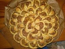 Fot. z_kuchni_wzięte, Zapiekanka z mięsem - zawijany drożdzowiec z mielonym mięsem