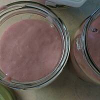 Koktajl z truskawkami, bananem i mlekiem kokosowym