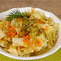 Młoda kapusta z marchewką