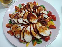 Fot. mariola2000, Sałatka z wędzonym kurczakiem z sosem BBQ wg M&Ł