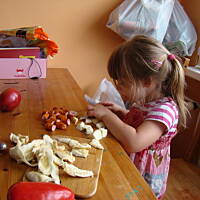 Bakłażan faszerowany kiełbasą i warzywami