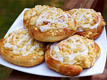 Fot. Wkn, Szneki z glancem czyli drożdżówki z kruszonką i lukrem