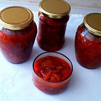 Ogórki w zalewie pomidorowej / Sałatka z ogórków