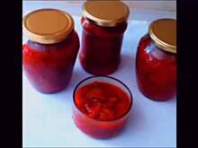 Fot. Olkka, Ogórki w zalewie pomidorowej- Sałatka z ogórków