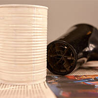 Doniczki-stroiki świąteczne z puszek po groszku i kukurydzy