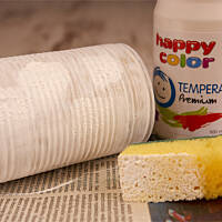 Doniczki-stroiki świąteczne z puszek po groszku i kukurydzy