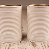 Doniczki-stroiki świąteczne z puszek po groszku i kukurydzy