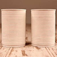 Doniczki-stroiki świąteczne z puszek po groszku i kukurydzy