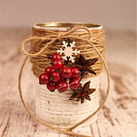 Doniczki-stroiki świąteczne z puszek po groszku i kukurydzy