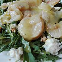 Sałatka Barbarki z rukolą, gruszką i serem gorgonzola 