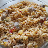 Sałatka z makaronem orzo