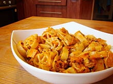 Fot. Wróbelek, Potrawka z kurczaka z makaronem