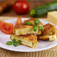 Kotlety z cukinii z ciągnącym serem