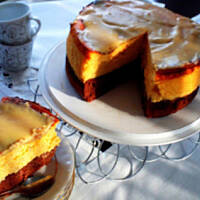 Sernik dyniowy na piernikowym biszkopcie 