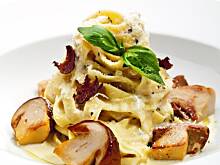 Fot. Redakcjo, Tagliatelle w delikatnym sosie borowikowym Przepis poleca Robert Muzyczka, Szef Kuchni Dworu Korona Karkonoszy!