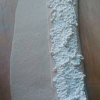 Drożdżówki zawijane z serem 