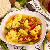 Zupa warzywna z curry