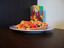 Fot. Wróbelek, Jajka z kiełbasą i warzywami - resztkowa kolacja