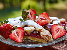 Fot. Wkn, Łatwa i krucha tarta z truskawkami