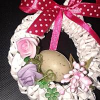 Wielkanocne wyroby z papierowej wikliny