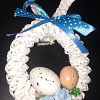 Wielkanocne wyroby z papierowej wikliny