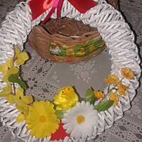 Wielkanocne wyroby z papierowej wikliny