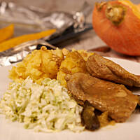 Duszona szynka z puree ziemniaczano dyniowym