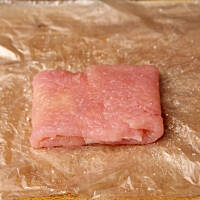 Gotową paczuszkę możemy z zewnątrz oprószyć solą.