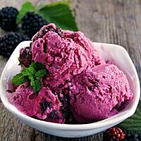 lody jeżynowe z lawendą...