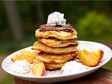 Fot. Wkn, Placuszki biszkoptowe z brzoskwiniami