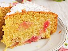 Fot. izaa_a, budyniowe ciasto z rabarbarem...