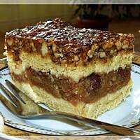 Szarlotka z orzechami