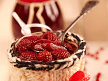 Fot. Wkn, Malinowa słodka chwila z miodem