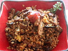 Fot. Kobi1704, Polędwica na grzybowej kaszy