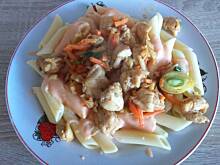 Fot. s_anka88, Makaron z warzywami i kurczakiem w sosie