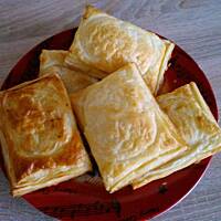 Jabłkowe poduszeczki z ciasta francuskiego