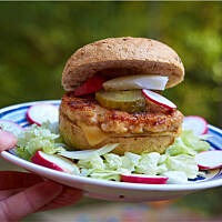 Chickenburgery w gorących bułkach