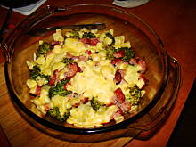 Fot. Wróbelek, brokuł zapiekany z makaronem, kiełbaską i serem