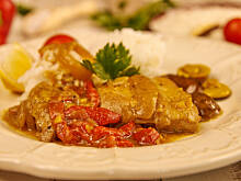 Fot. Wkn, Podudzia w sosie borowikowym z pieczoną papryką