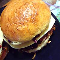 Domowe burgery z szarpaną łopatką wg M&Ł