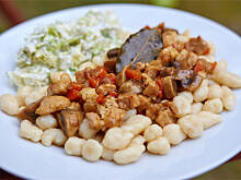 Fot. Wkn, Domowe kluseczki z szynką 