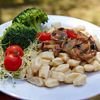 Sos pieczarkowy z szynką