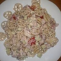 Kolorowa sałatka z kęskami piwnymi