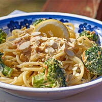 Makaron z brokułami