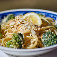 Makaron z brokułami