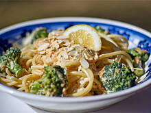 Fot. Wkn, Makaron z brokułami