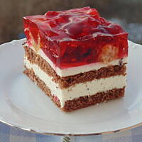 Kostka malinowa ze straciatellą 