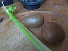 Fot. Wróbelek, koktajl z selera naciowego i kiwi 