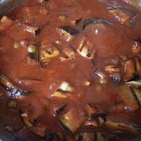 Spaghetti z grillowanymi bakłażanami.